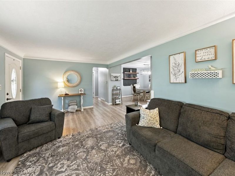 5987 Burns Road, North Olmsted, OH 44070 Photo 6