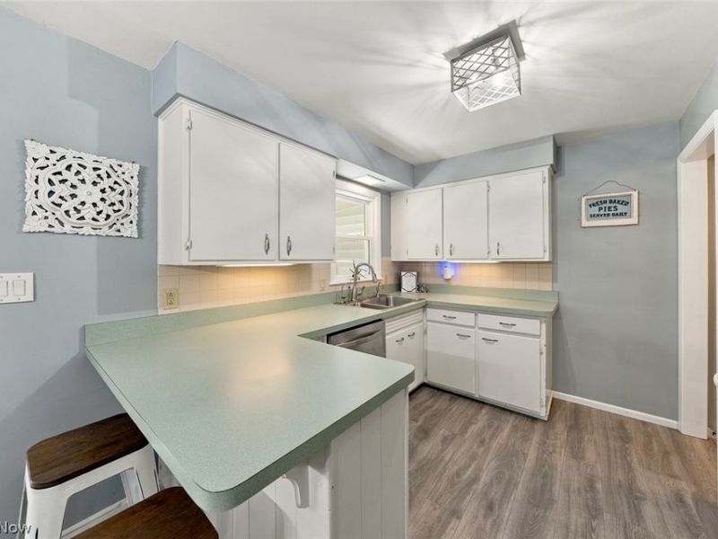 5987 Burns Road, North Olmsted, OH 44070 Photo 8
