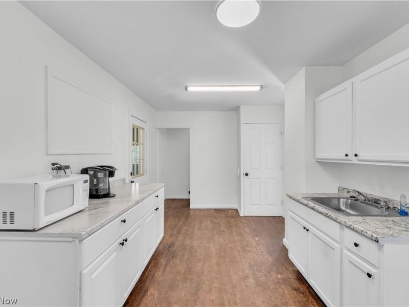 433 E 156th Street, Cleveland, OH 44110 Photo 4
