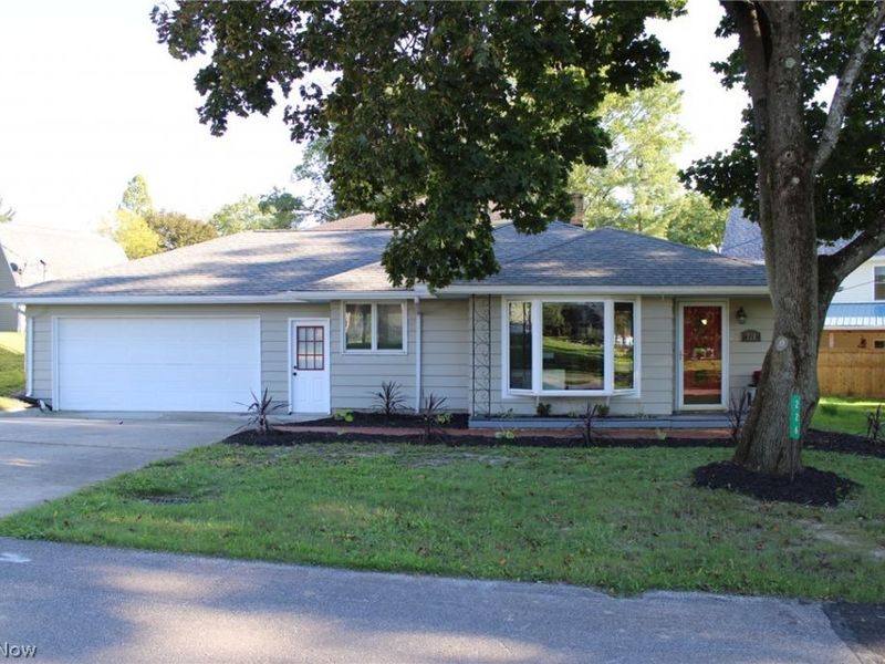 226 Willowwood Drive, Chippewa Lake, OH 44215 Photo 2