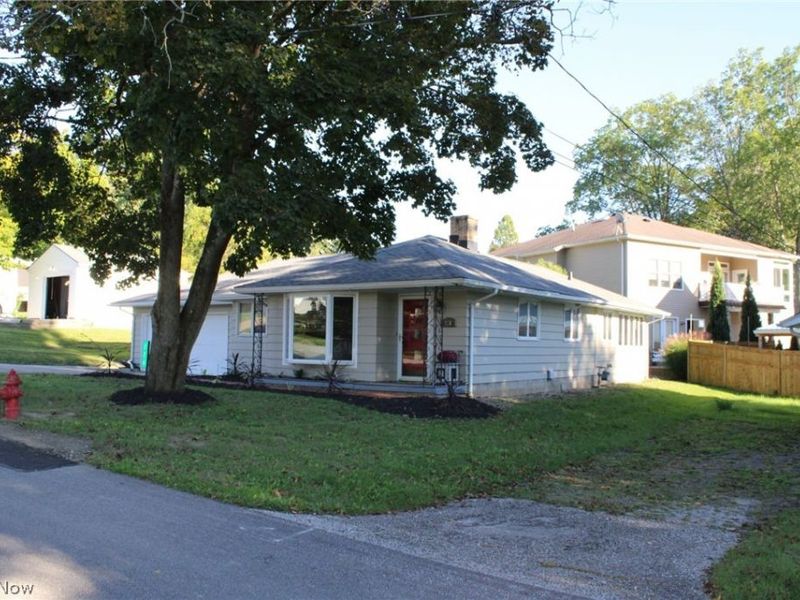 226 Willowwood Drive, Chippewa Lake, OH 44215 Photo 3
