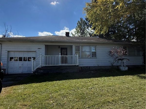 14637 Mayfield Road , Huntsburg, OH 44046