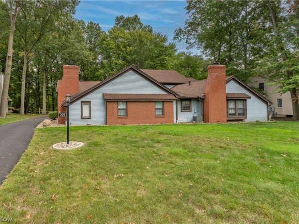 221 Talsman Drive , Canfield, OH 44406