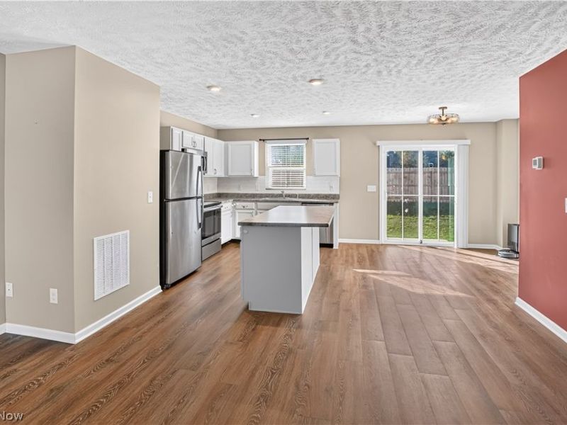 106 Preserve Circle, Amherst, OH 44001 Photo 7