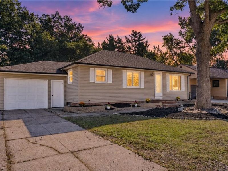 5861 Stearns Road, North Olmsted, OH 44070 Photo 1