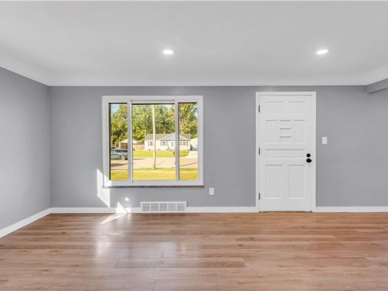 5861 Stearns Road, North Olmsted, OH 44070 Photo 15
