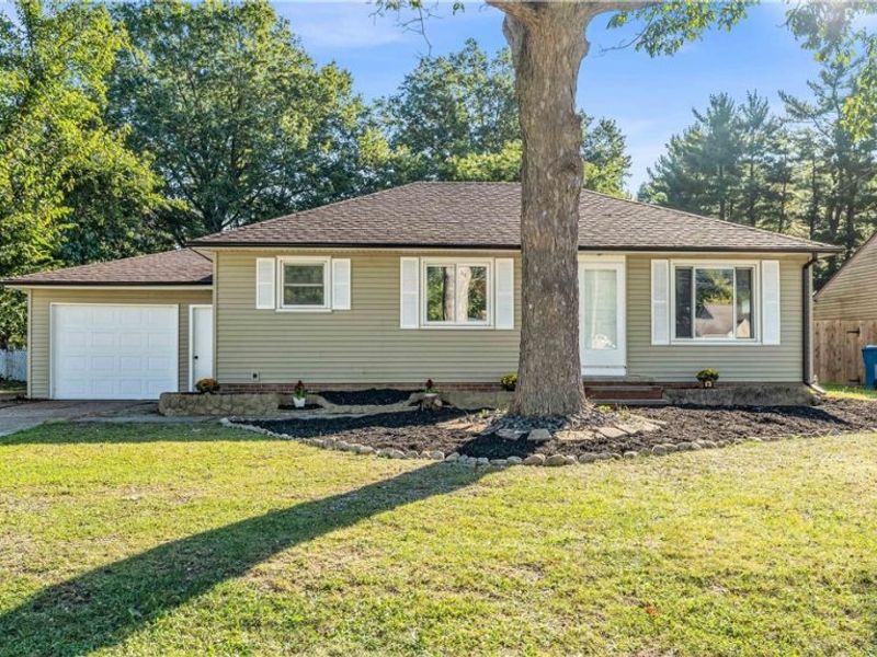 5861 Stearns Road, North Olmsted, OH 44070 Photo 3