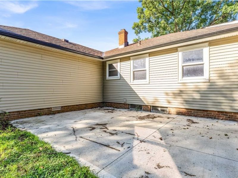 5861 Stearns Road, North Olmsted, OH 44070 Photo 32