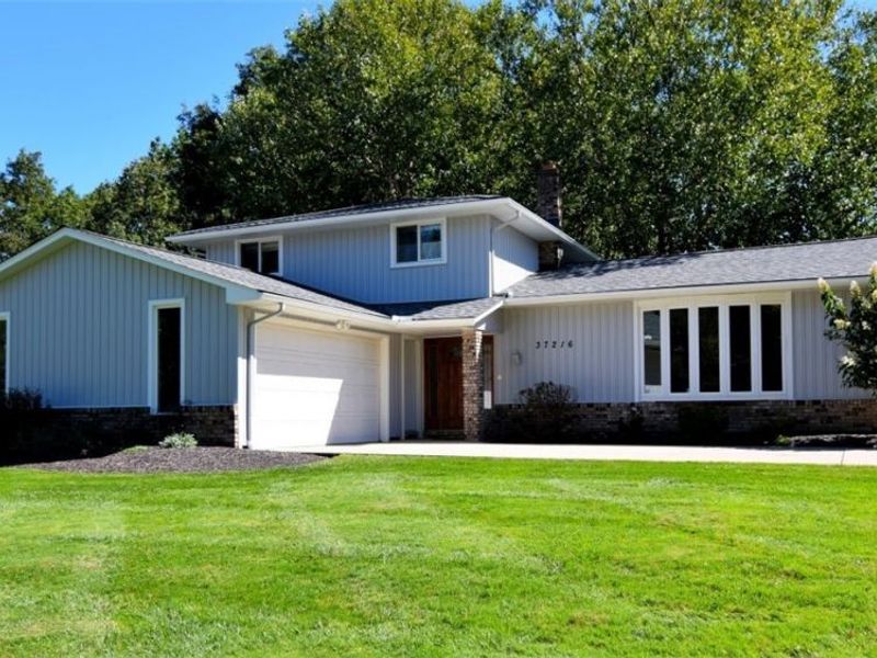 37216 Deer Run, Solon, OH 44139 Photo 1