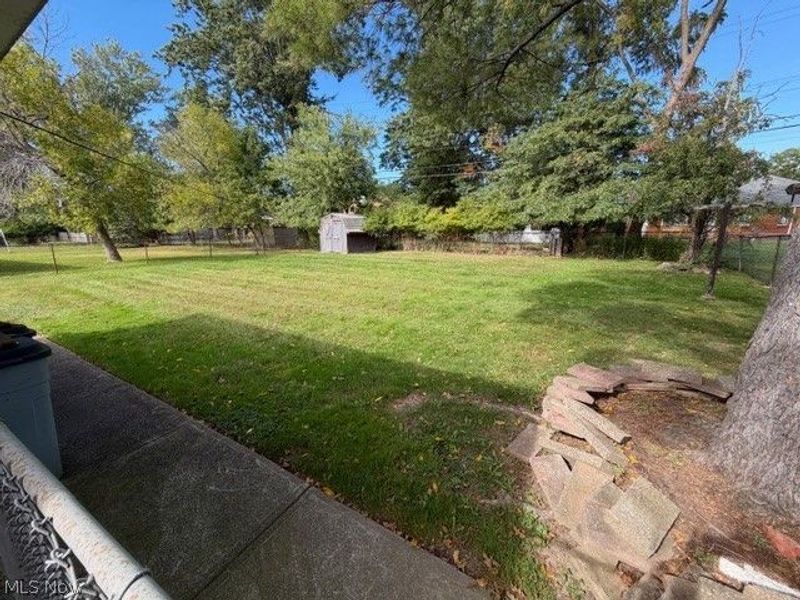569 Hemlock Drive, Euclid, OH 44132 Photo 12
