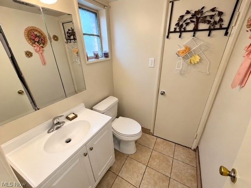 569 Hemlock Drive, Euclid, OH 44132 Photo 5