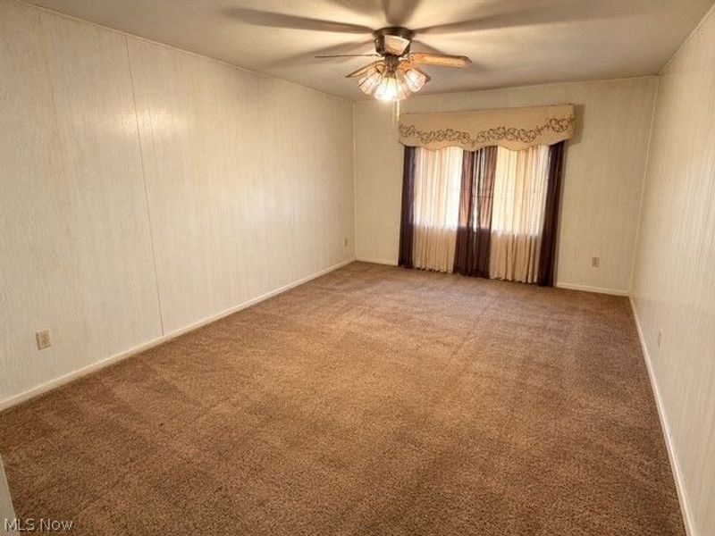 569 Hemlock Drive, Euclid, OH 44132 Photo 6