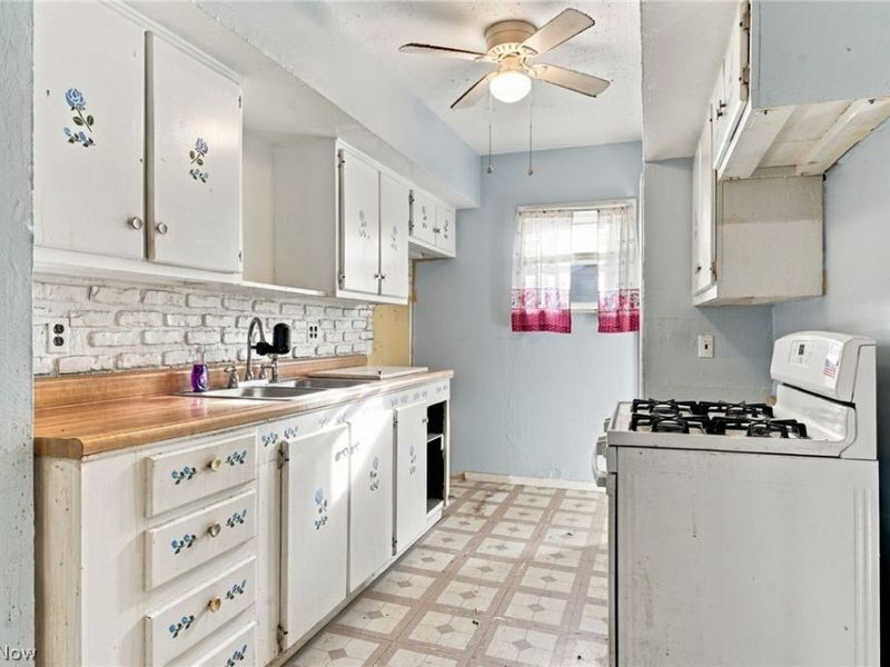 218 Jacob Street NE, Navarre, OH 44662 Photo 9