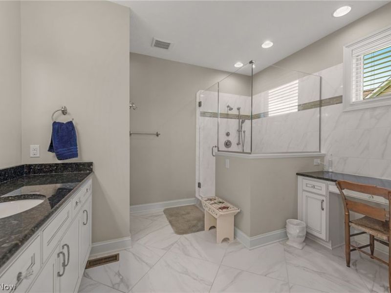34786 N Legends Way, Grafton, OH 44044 Photo 17