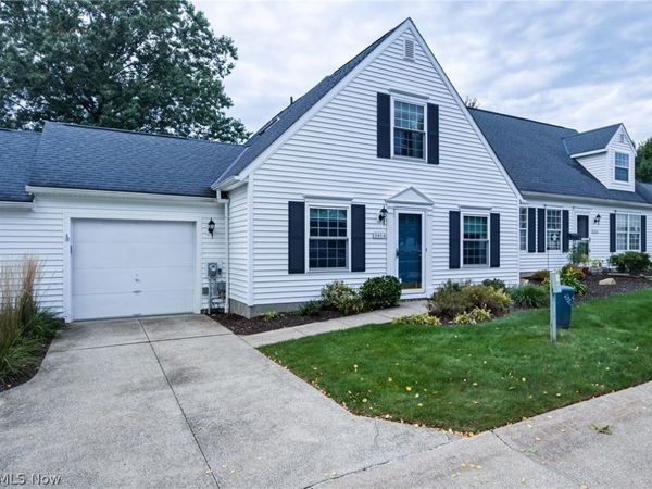 3414 E Prescott Circle, Cuyahoga Falls, OH 44223
