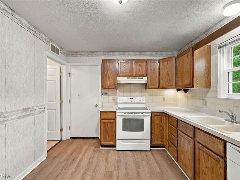 3414 E Prescott Circle, Cuyahoga Falls, OH 44223 Photo 14