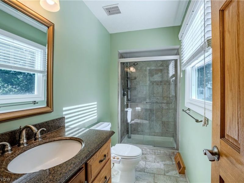 10027 Peachtree Drive, Strongsville, OH 44149 Photo 31