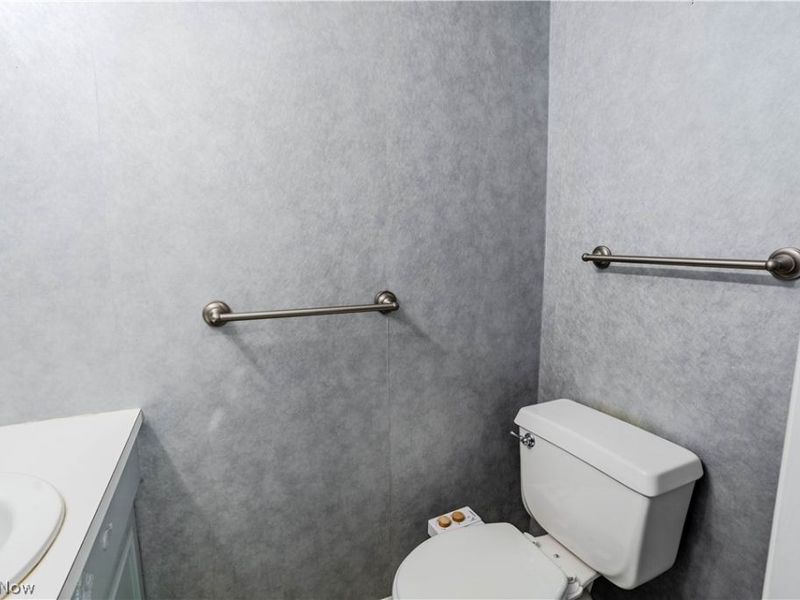 10027 Peachtree Drive, Strongsville, OH 44149 Photo 35