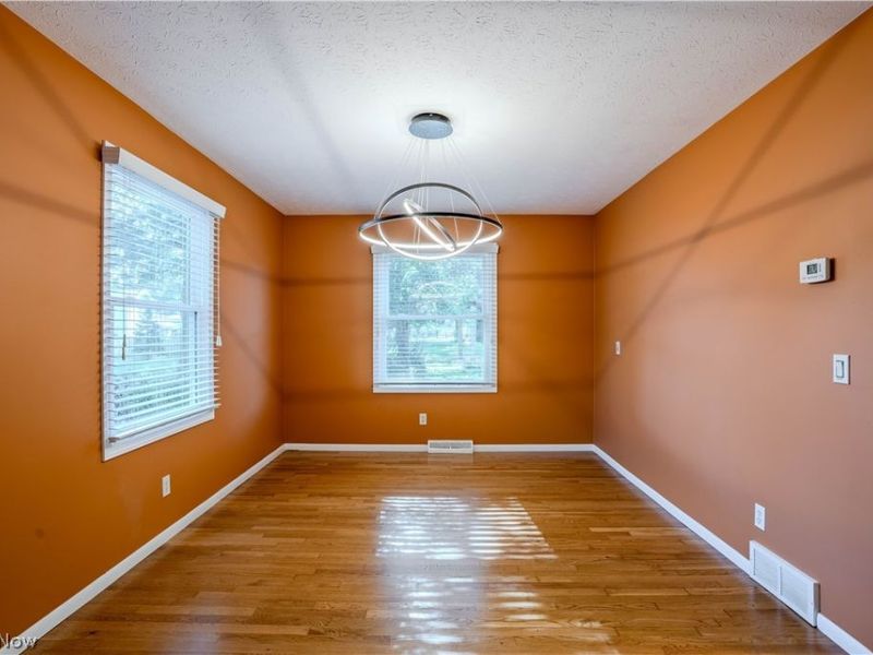 10027 Peachtree Drive, Strongsville, OH 44149 Photo 8