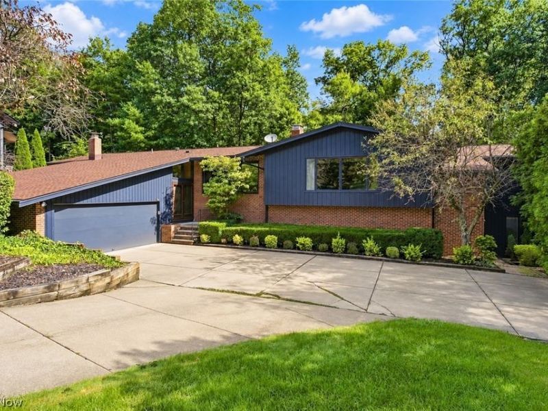 19718 Deer Run Lane, Strongsville, OH 44149 Photo 1