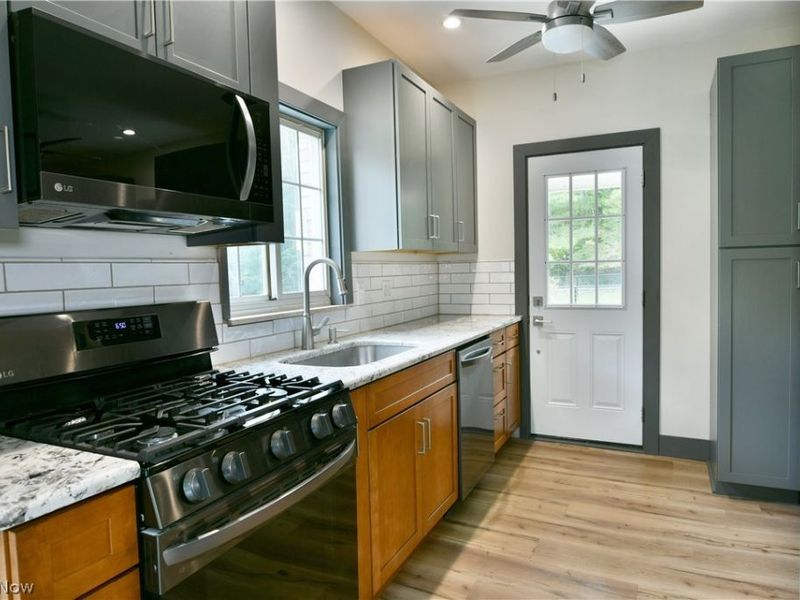 892 Yankee Run Road, Masury, OH 44438 Photo 16