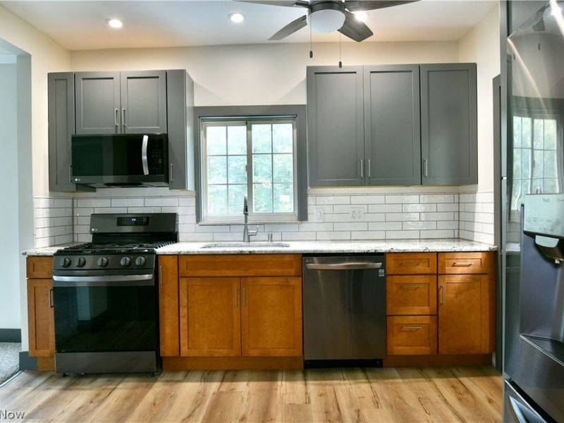 892 Yankee Run Road, Masury, OH 44438 Photo 18