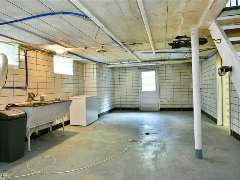 892 Yankee Run Road, Masury, OH 44438 Photo 48