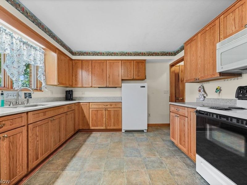633 Fairview Place, Alliance, OH 44601 Photo 12