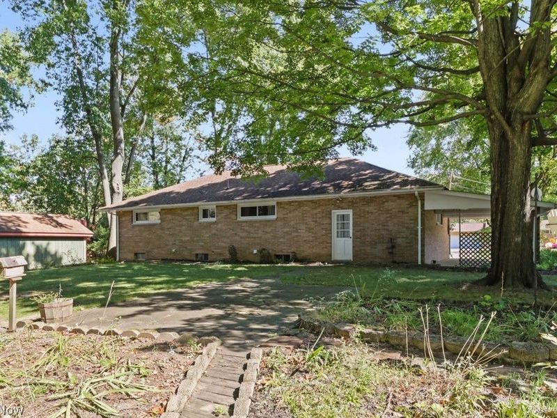 633 Fairview Place, Alliance, OH 44601 Photo 3