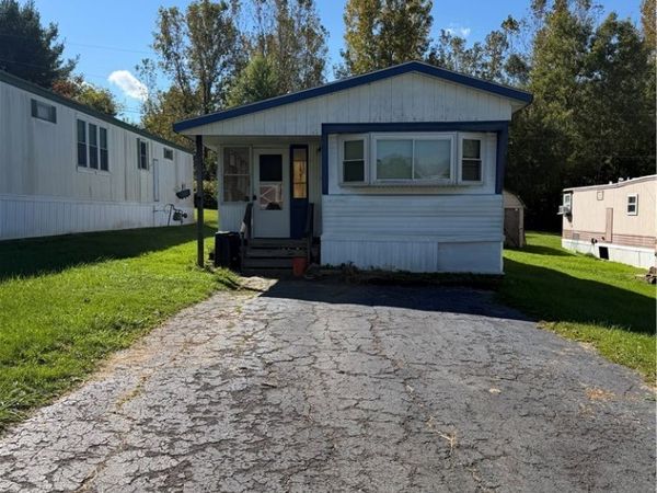 3481 Niles Cortland Road NE, Unit 15, Cortland, OH 44410