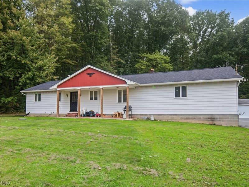 1301 Collar Price Road, Hubbard, OH 44425 Photo 2