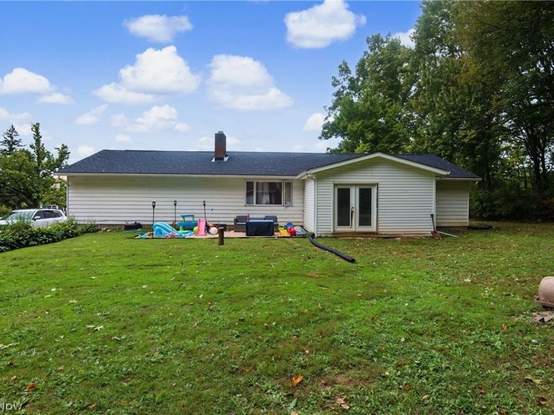 1301 Collar Price Road, Hubbard, OH 44425 Photo 3