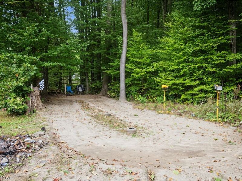 1301 Collar Price Road, Hubbard, OH 44425 Photo 5