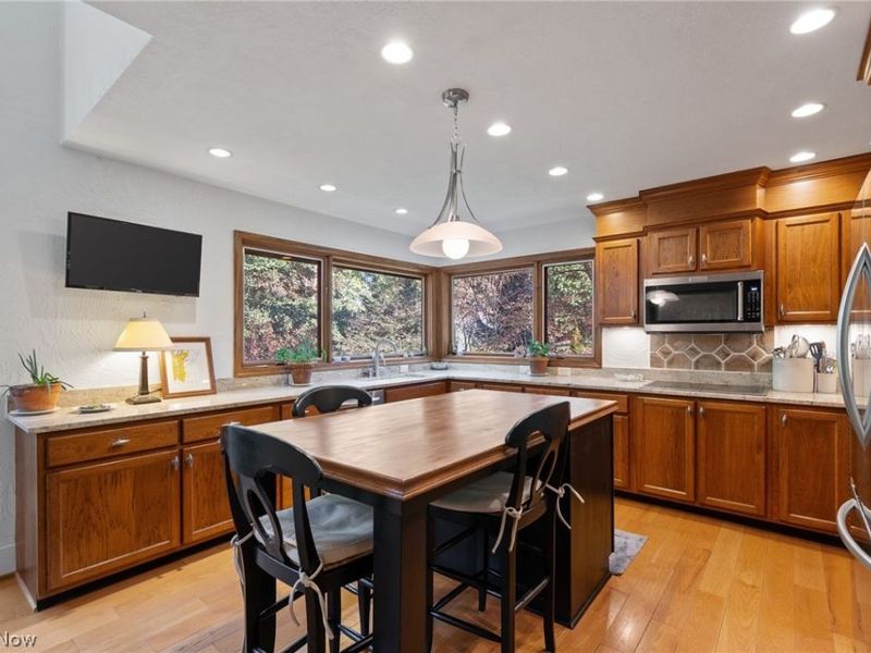 7725 Hearthstone Avenue NW, North Canton, OH 44720 Photo 9