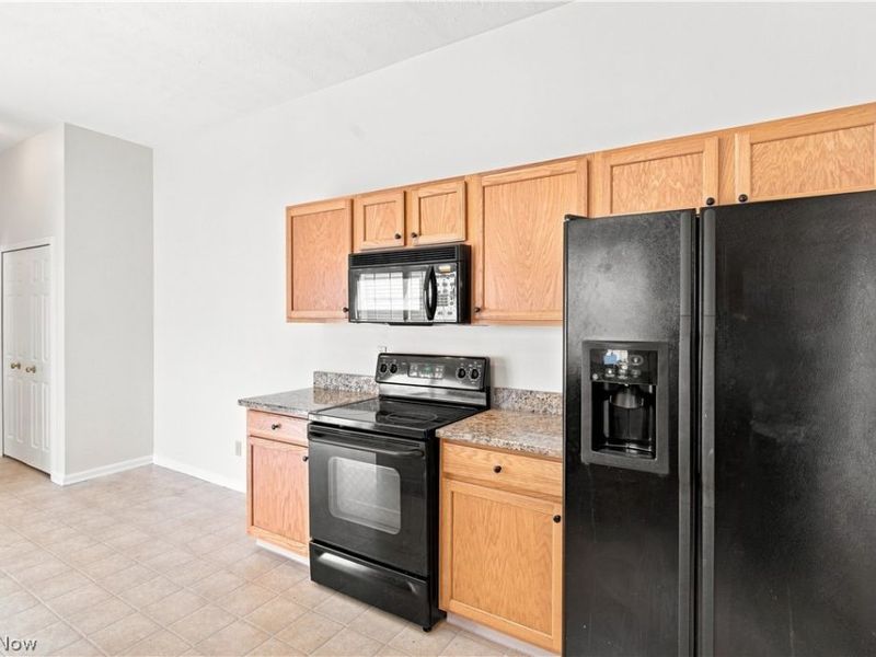 8421 Euclid Avenue, Cleveland, OH 44106 Photo 10