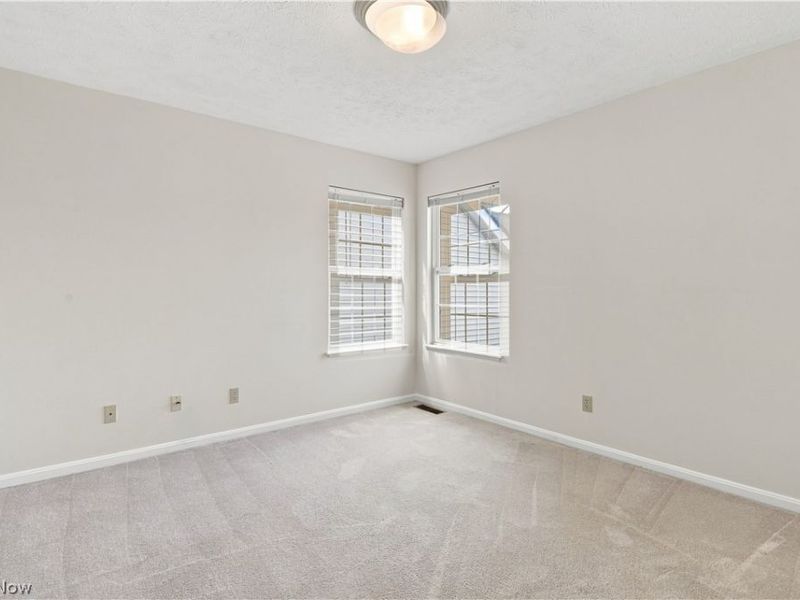8421 Euclid Avenue, Cleveland, OH 44106 Photo 22