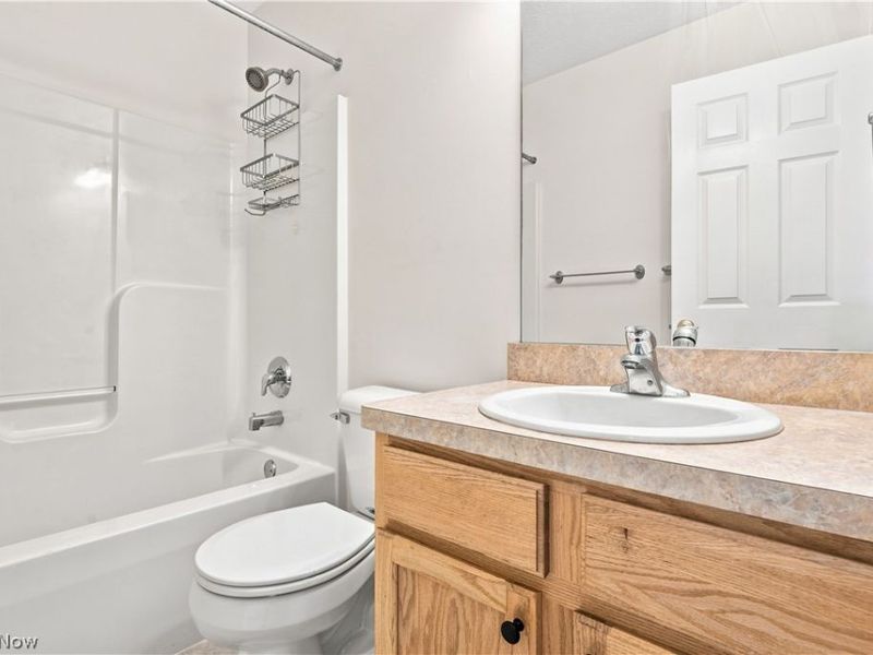 8421 Euclid Avenue, Cleveland, OH 44106 Photo 23