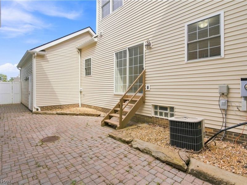 8421 Euclid Avenue, Cleveland, OH 44106 Photo 31