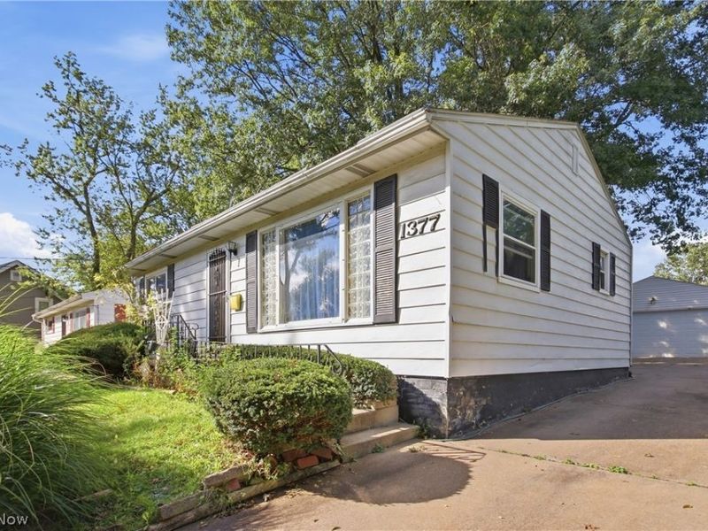 1377 Chippewa Avenue, Akron, OH 44305 Photo 2