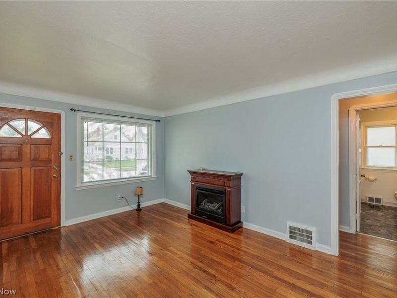 18404 Homeway Road, Cleveland, OH 44135 Photo 3