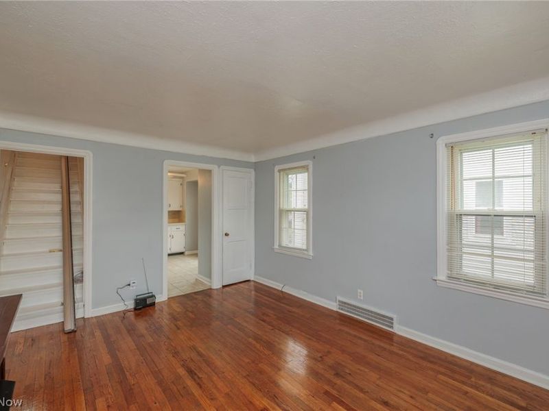 18404 Homeway Road, Cleveland, OH 44135 Photo 4