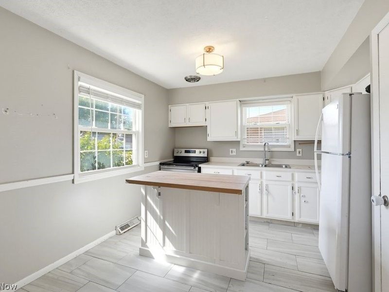18210 Holland Road, Brook Park, OH 44142 Photo 11
