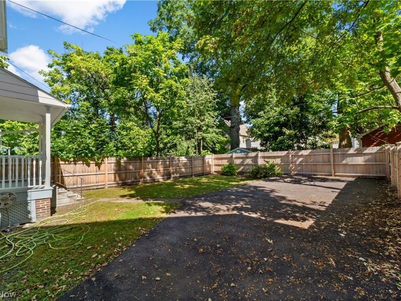 1381 E 110 Street, Cleveland, OH 44106 Photo 21