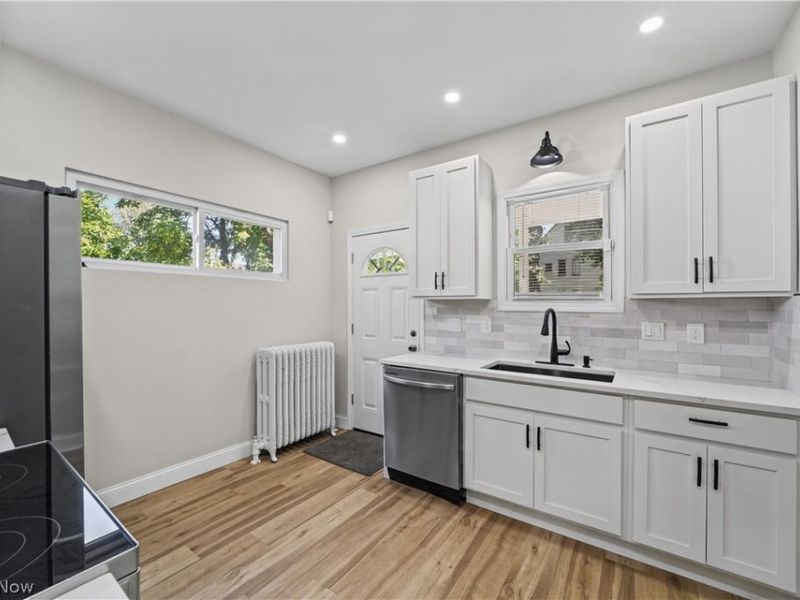 1381 E 110 Street, Cleveland, OH 44106 Photo 9