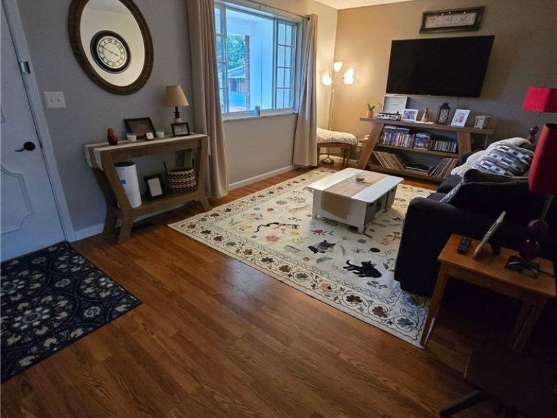 1576 Suzanne Circle, Belpre, OH 45714 Photo 3