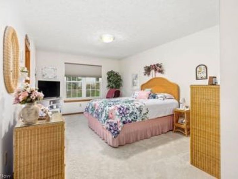 624 Royal Woods Drive, Wadsworth, OH 44281 Photo 12