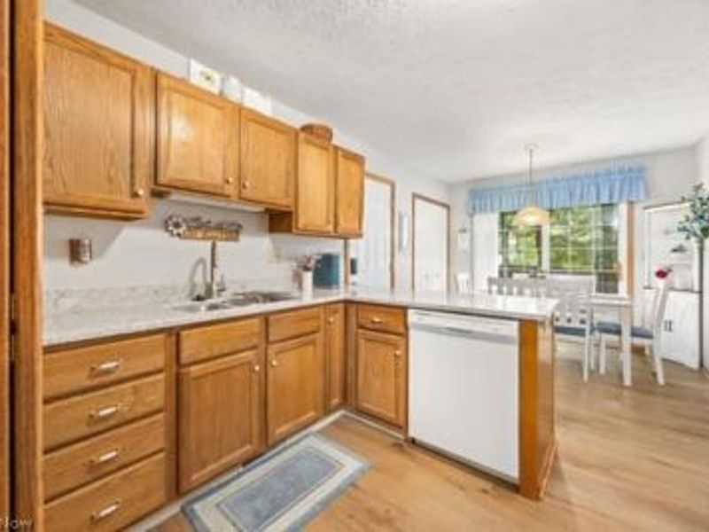 624 Royal Woods Drive, Wadsworth, OH 44281 Photo 7