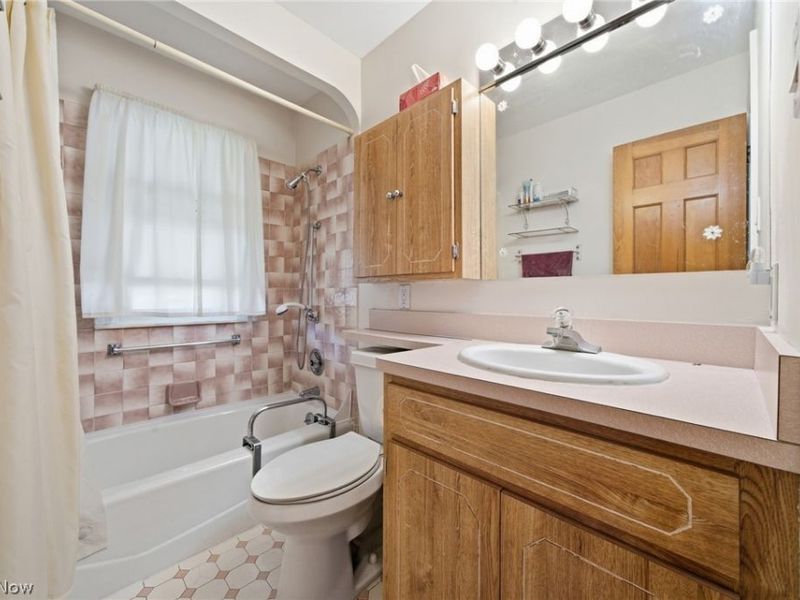 8608 Morton Avenue, Brooklyn, OH 44144 Photo 14