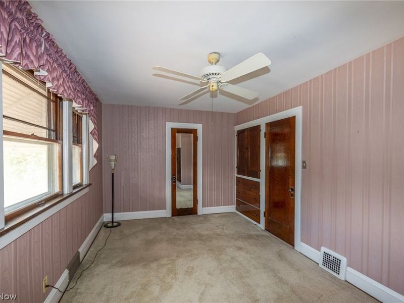 8028 Dresden Avenue, Parma, OH 44129 Photo 17