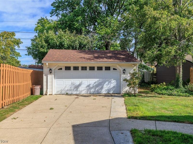 8028 Dresden Avenue, Parma, OH 44129 Photo 35